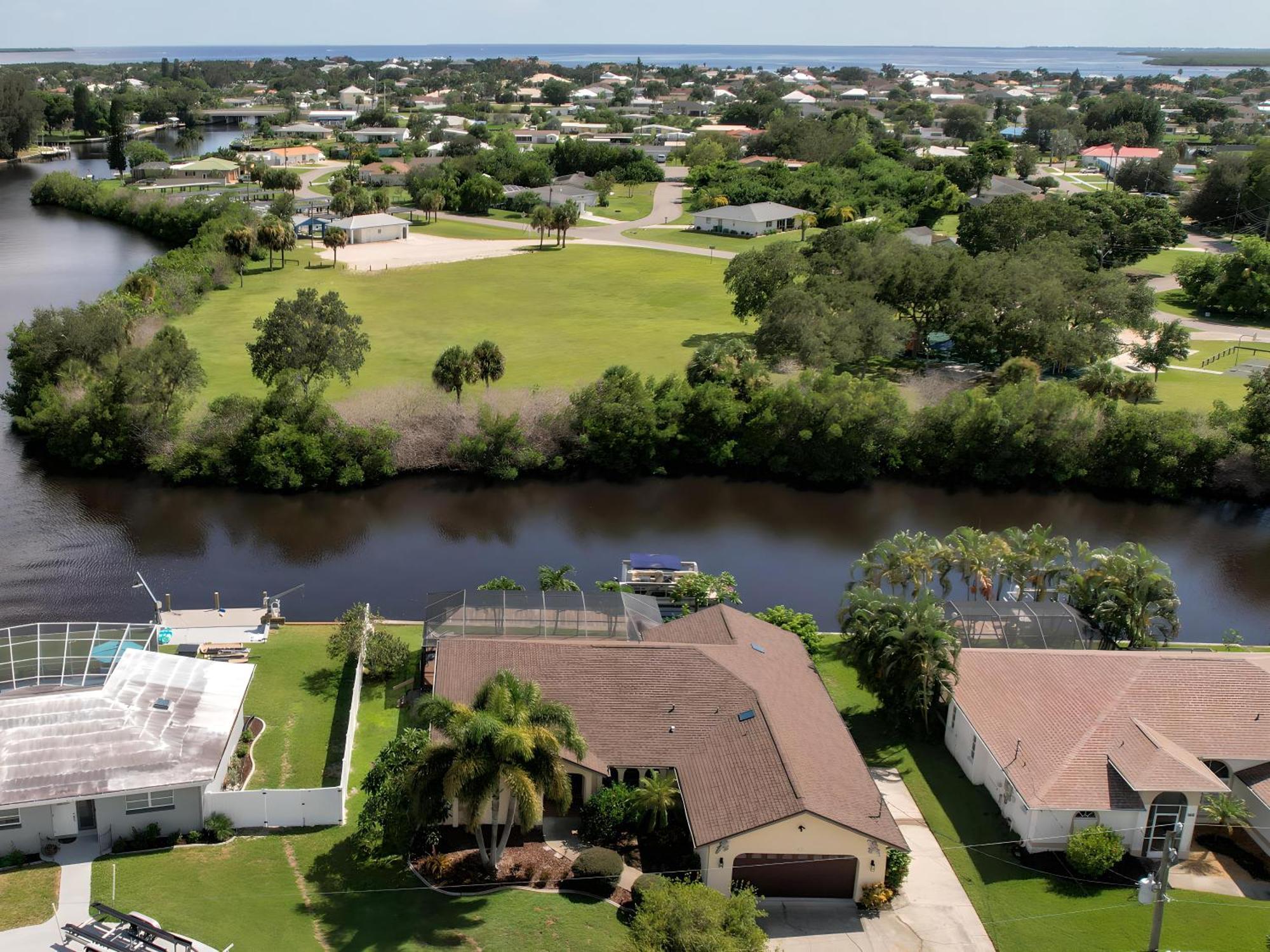 House With A Boatyour Private Waterfront Resort Port Charlotte Eksteriør billede