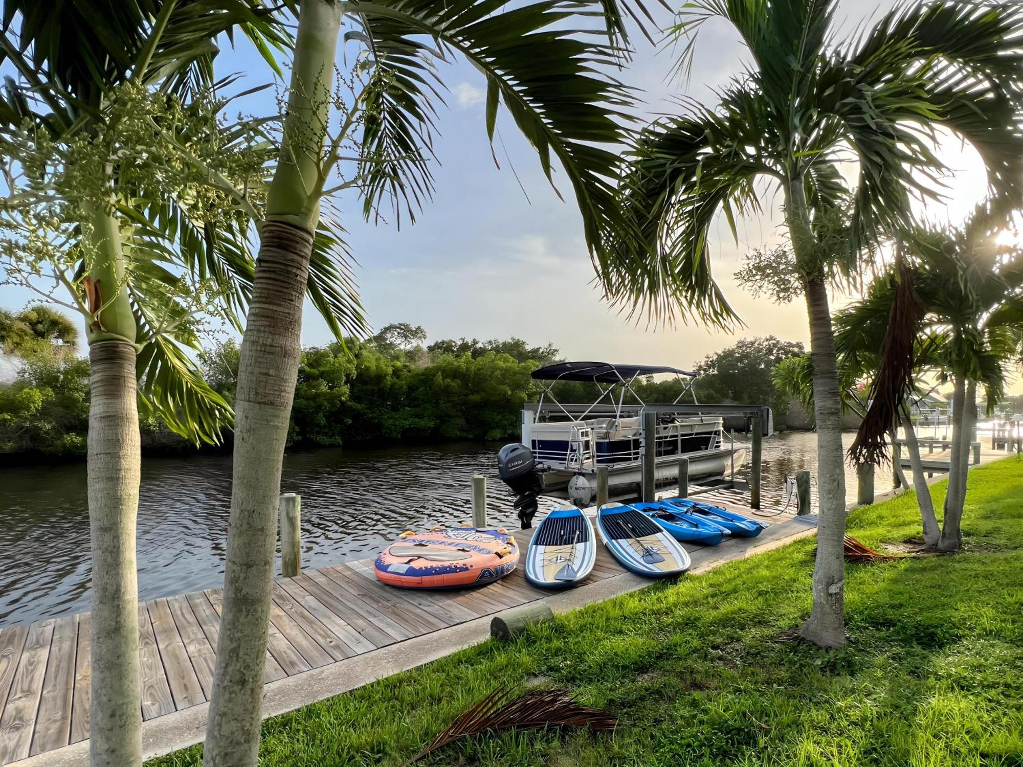 House With A Boatyour Private Waterfront Resort Port Charlotte Eksteriør billede